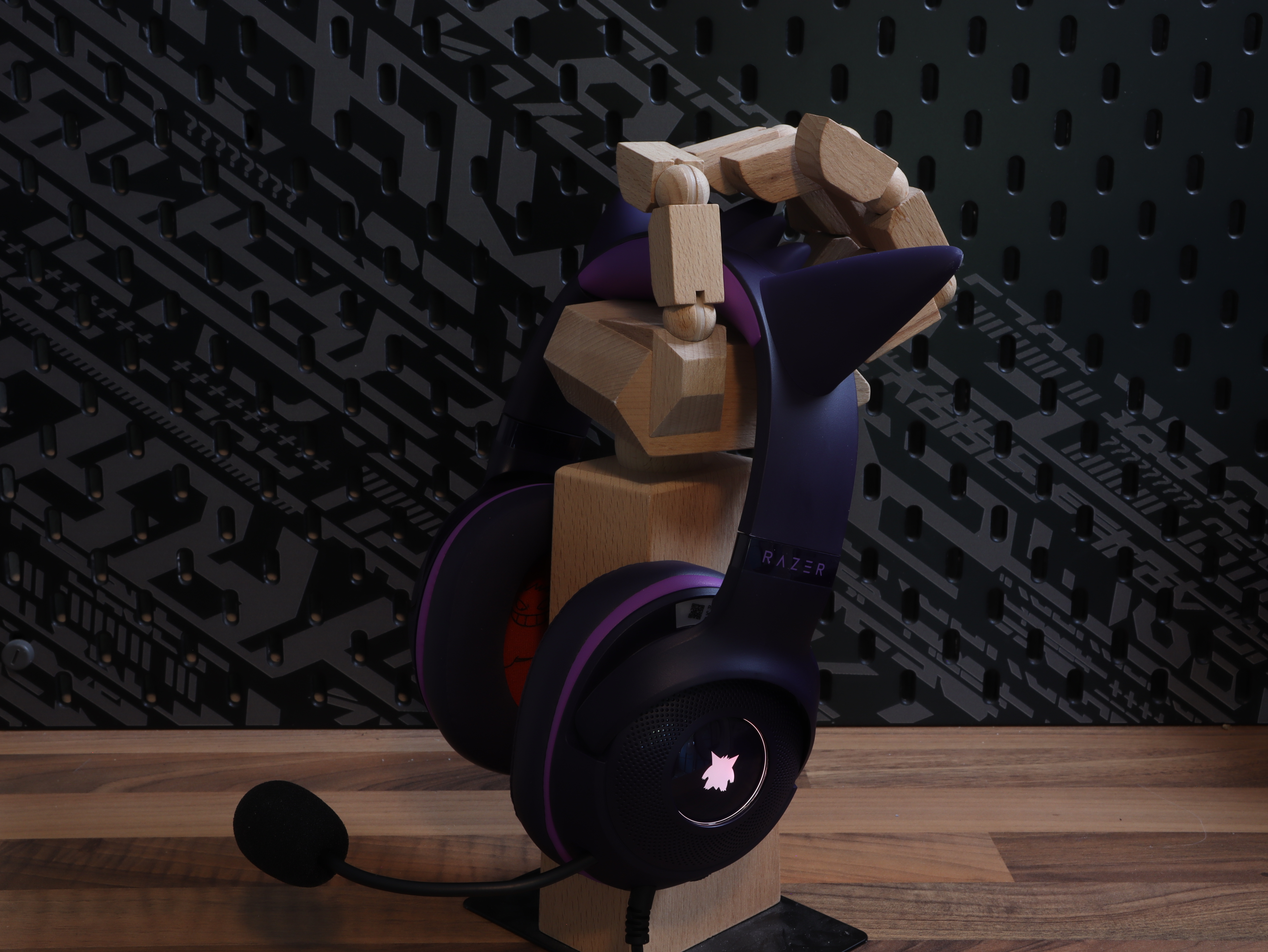 Edition Razer Kraken V2 Gengar Pokemon headset gaming hyperclear triforce surround RGB sound.JPG